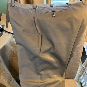 Like New "Jos A. Banks" Traveler's Collection Pant